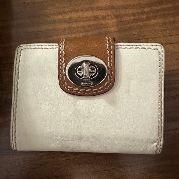 Coach hand bag with wallet - Picture 2 of 5